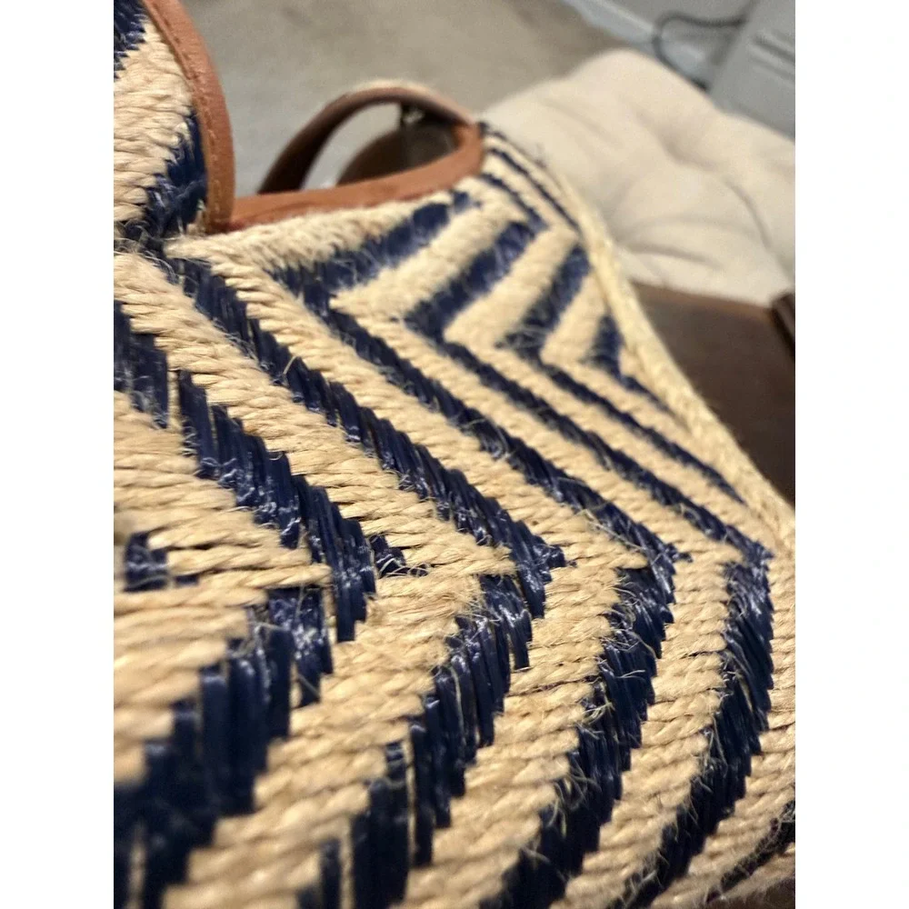 Ivanka Trump‎ Womens Blue White Chevron Espadrille Wedge Sandals Brown 6.5